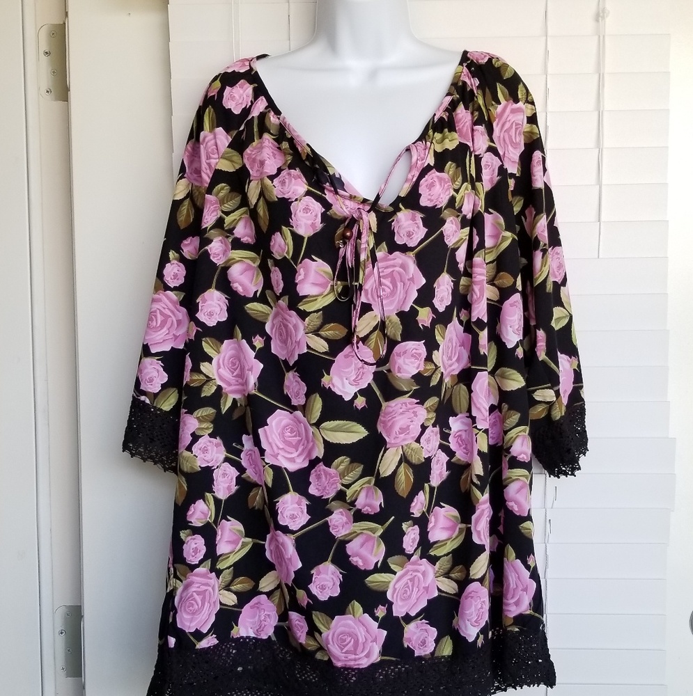 NWT Women's Plus Size 2X Floral Blouse